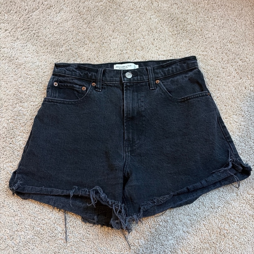 Abercrombie 4” Mom Short High Rise Denim Jean Size 4/27 Curve Love Black